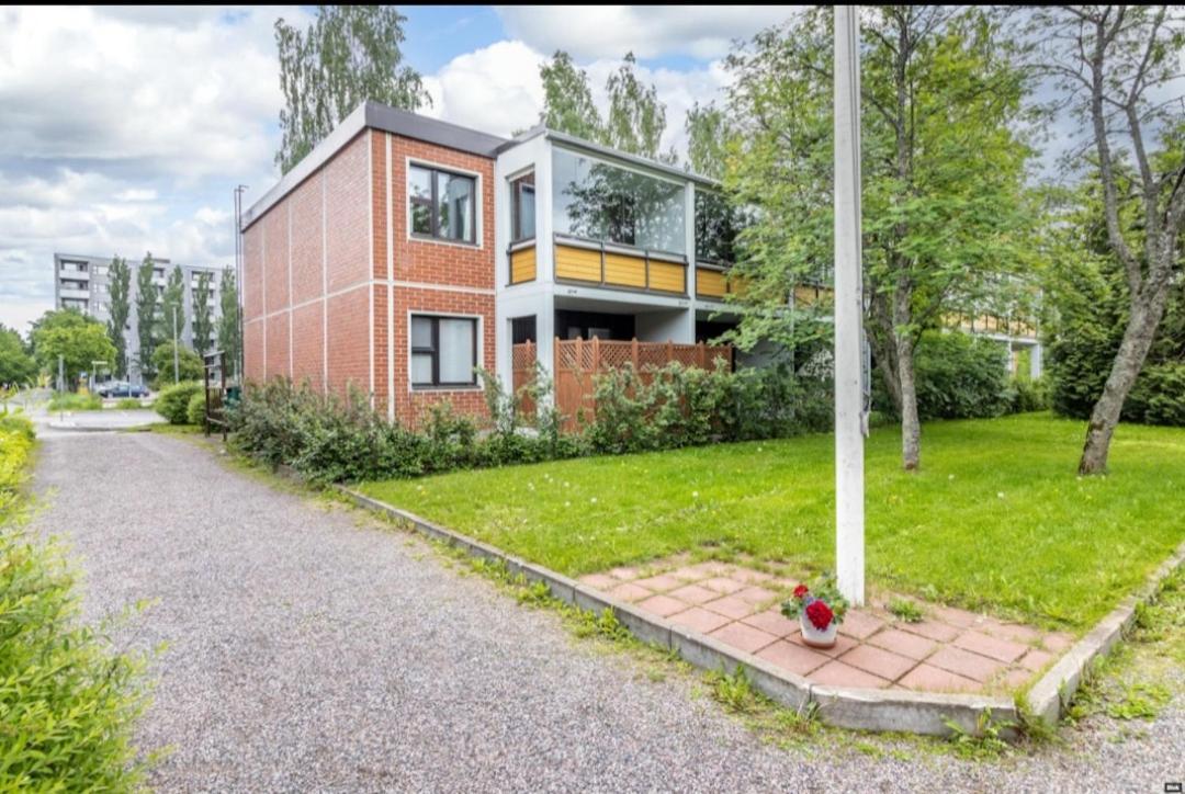 Easy And Short From The Airport Apartment Helsinki Exterior photo